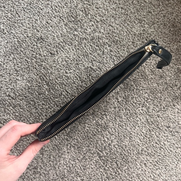 Black Quilted Clutch - Picture 4 of 4